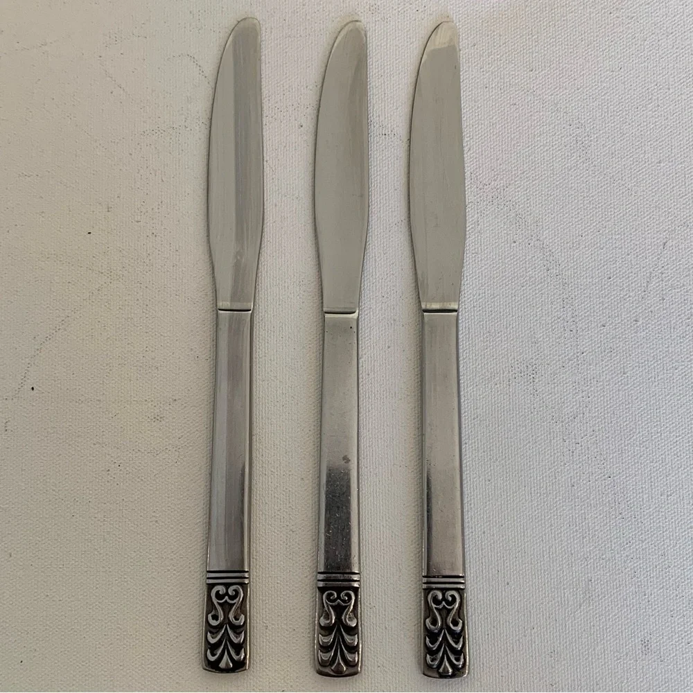3 Carlyle Cameo Hong Kong Dinner Knives Knife Set Vintage Stainless Steel 8 3/8